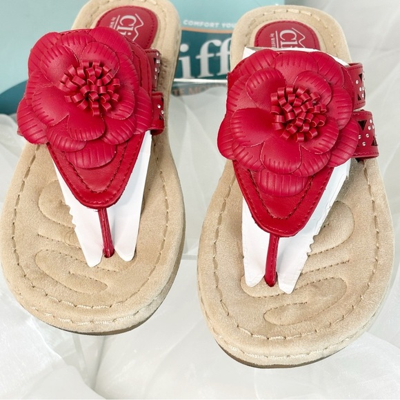 Women's Cliffs by White Mountain Cynthia Thong Sandal Berry Red Smooth - Picture 6 of 10
